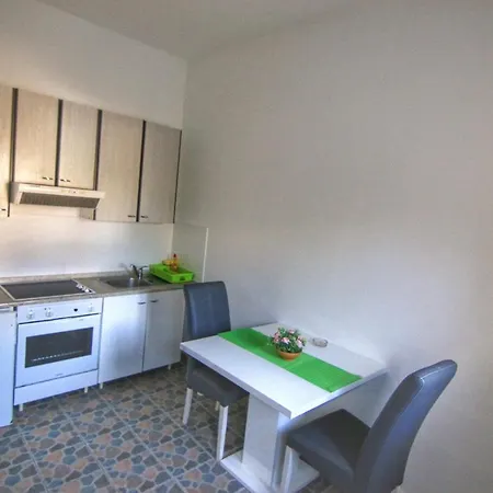 Apartment Sea Breeze 2 *