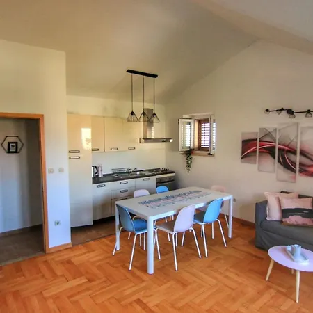 Apartment Sea Breeze 2 Bol