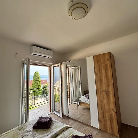 Apartment Sea Breeze 2 *