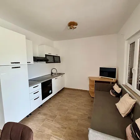 Sea Breeze 2 Apartment